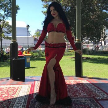 eleni bellydancer paramasala